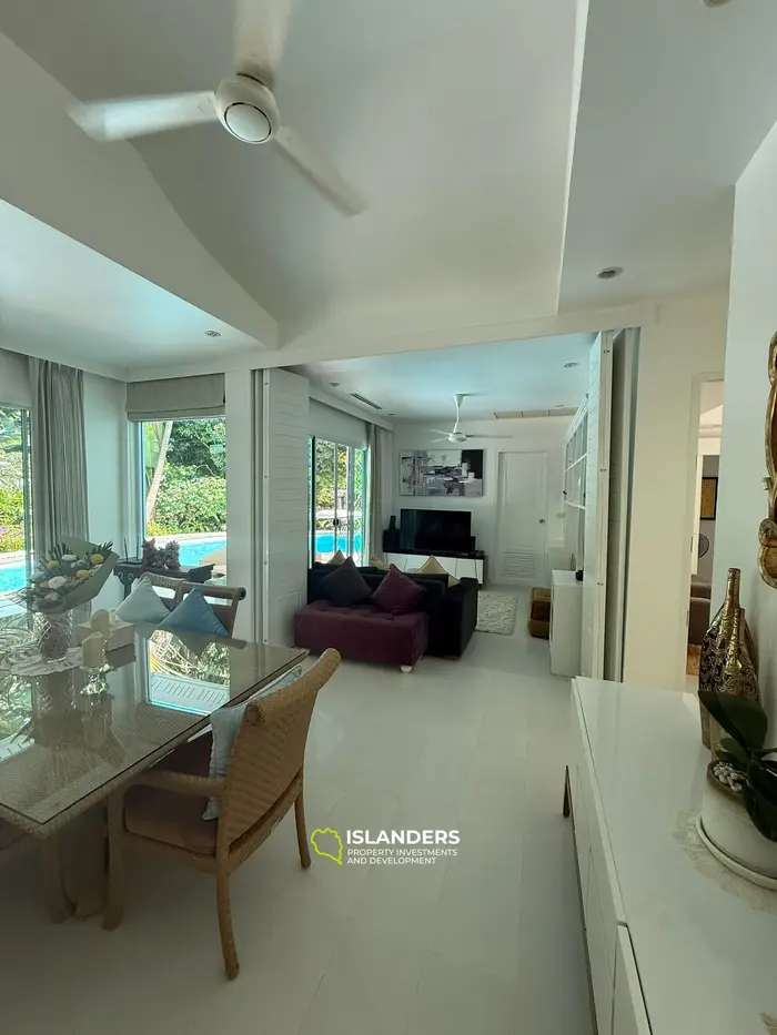 Strandvilla mit 4 Schlafzimmern und einem Büro in einer ruhigen Gegend (Lamai)