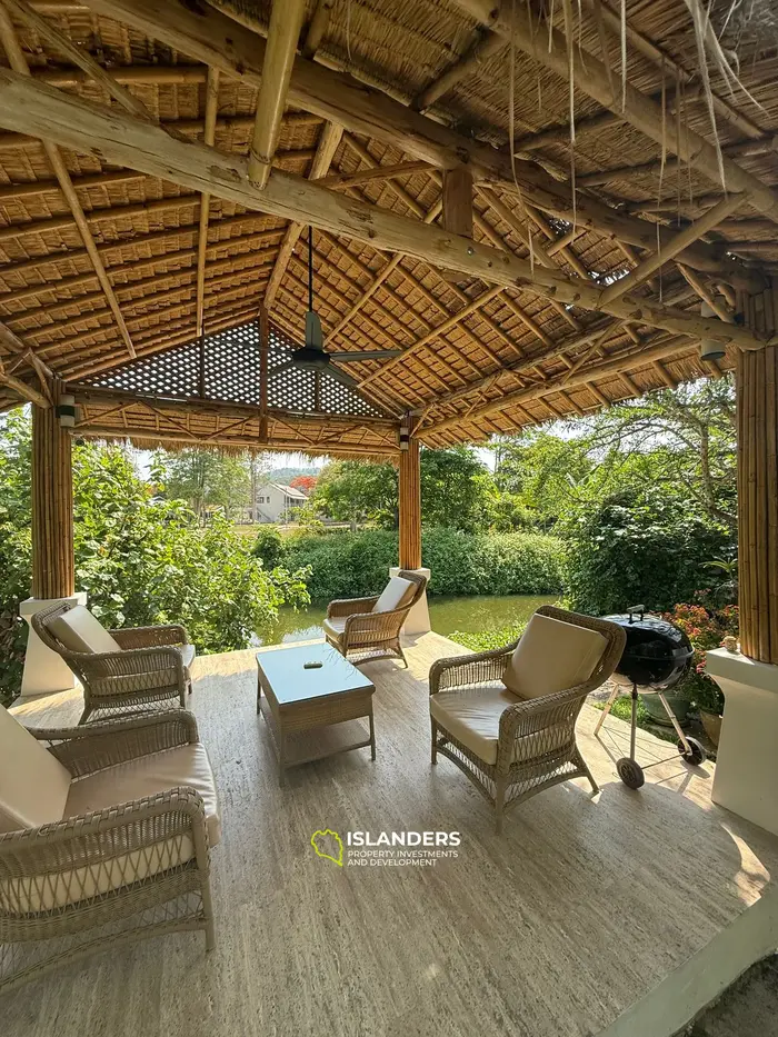 Strandvilla mit 4 Schlafzimmern und einem Büro in einer ruhigen Gegend (Lamai)