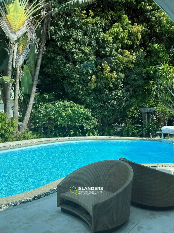 Strandvilla mit 4 Schlafzimmern und einem Büro in einer ruhigen Gegend (Lamai)