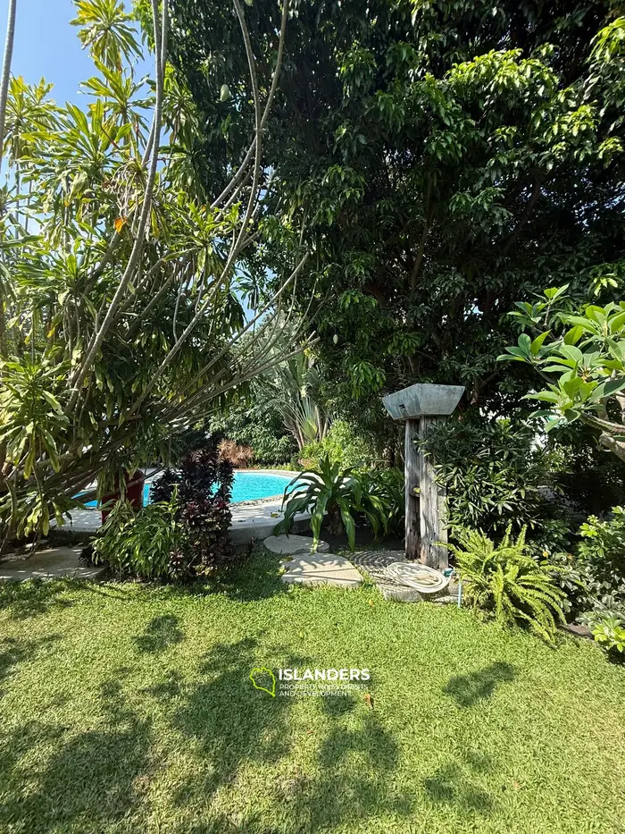 Strandvilla mit 4 Schlafzimmern und einem Büro in einer ruhigen Gegend (Lamai)