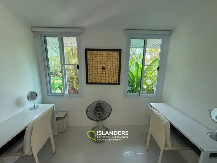 Strandvilla mit 4 Schlafzimmern und einem Büro in einer ruhigen Gegend (Lamai)