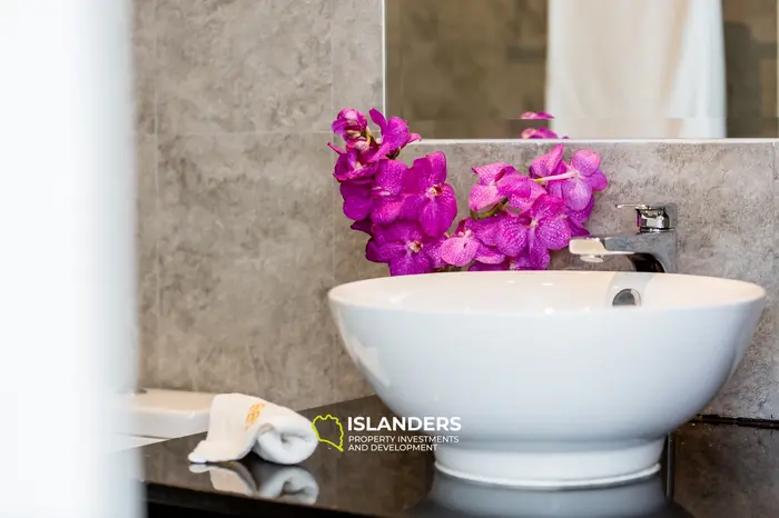 4 bdrm pool villa with direct beach access (Plai Laem)