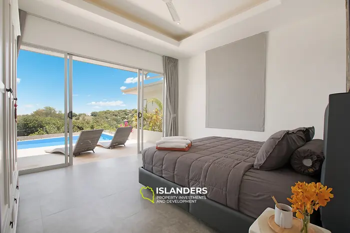 4 bdrm pool villa with direct beach access (Plai Laem)