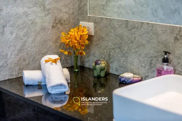 4 bdrm pool villa with direct beach access (Plai Laem)