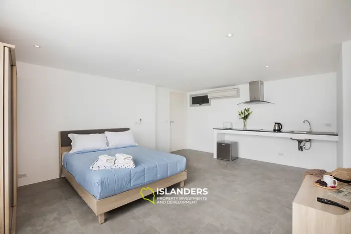 4 bdrm pool villa with direct beach access (Plai Laem)