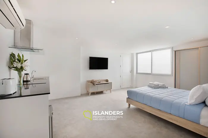 4 bdrm pool villa with direct beach access (Plai Laem)