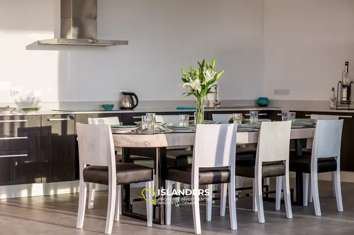 4 bdrm pool villa with direct beach access (Plai Laem)