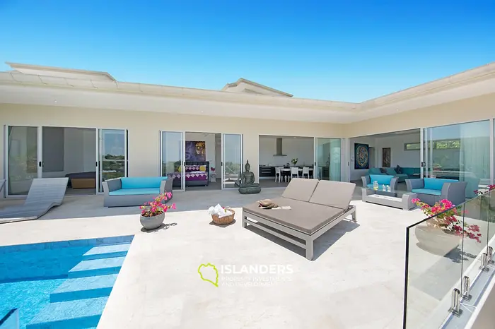 4 bdrm pool villa with direct beach access (Plai Laem)