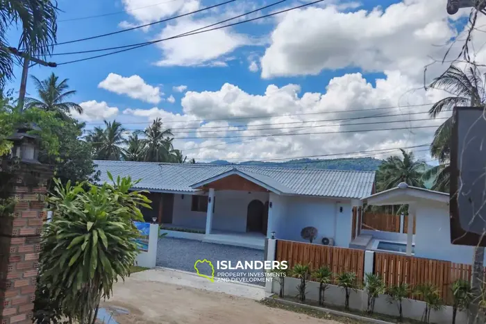 6-bdrm pool villa on a spacious plot with a large garden (Lamai)