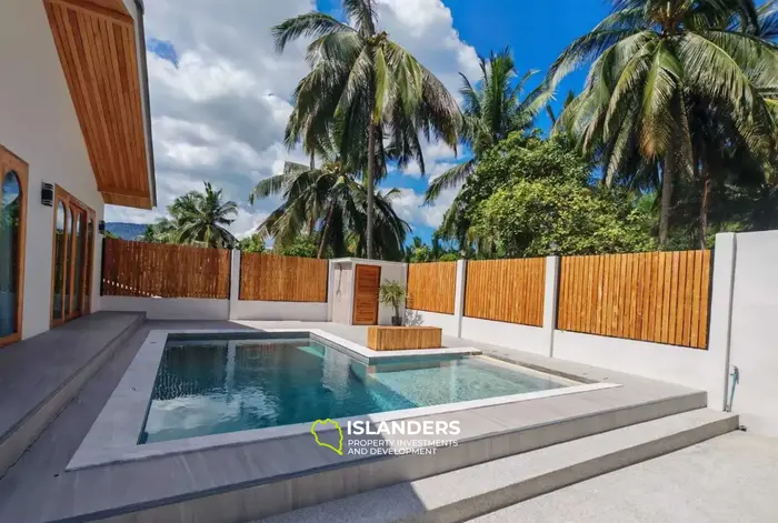 6-bdrm pool villa on a spacious plot with a large garden (Lamai)
