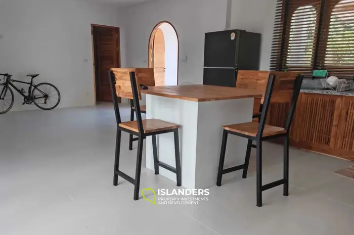 6-bdrm pool villa on a spacious plot with a large garden (Lamai)