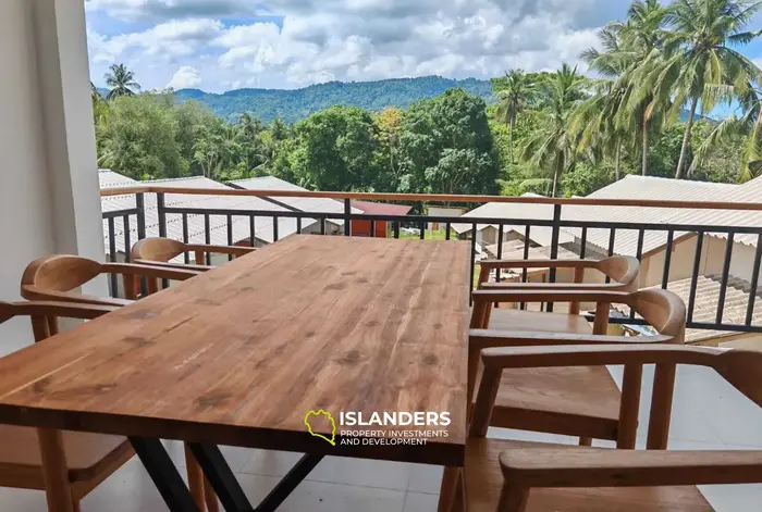 6-bdrm pool villa on a spacious plot with a large garden (Lamai)