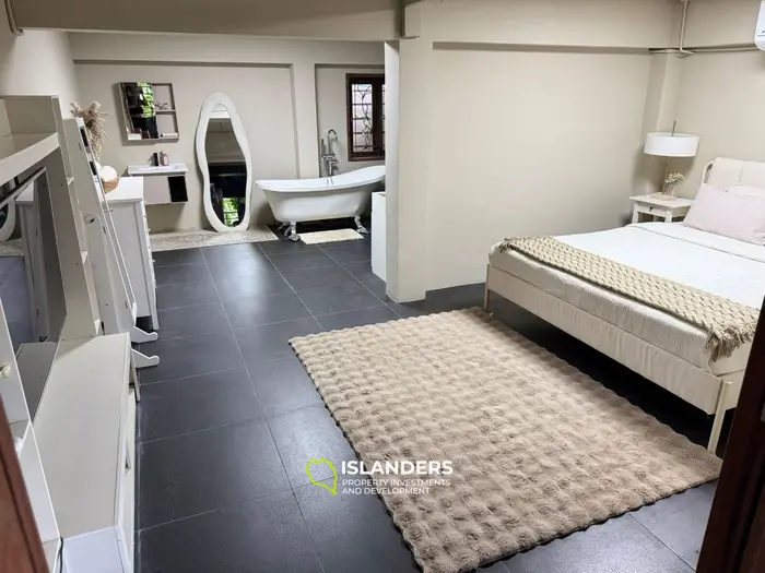 Cozy 4-bdrm family pool villa surrounded by nature (Maenam)