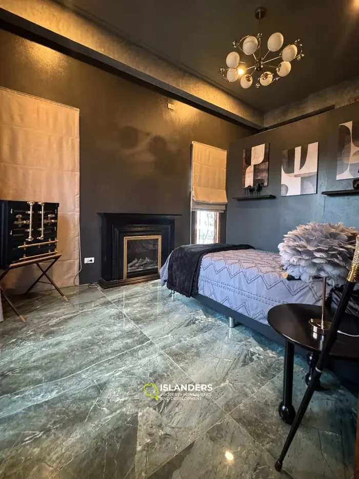 Cozy 4-bdrm family pool villa surrounded by nature (Maenam)