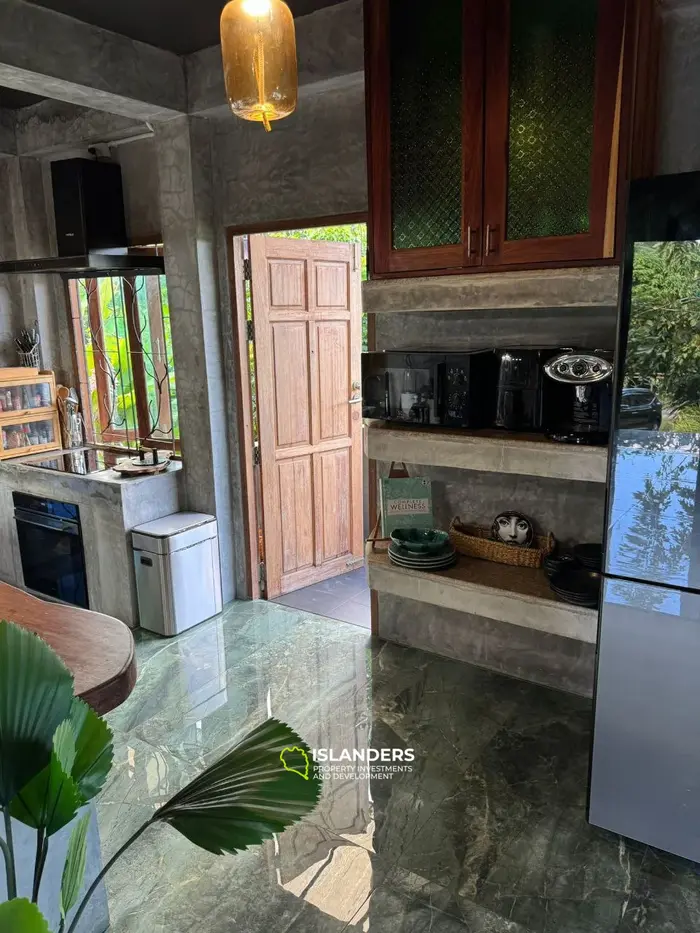 Cozy 4-bdrm family pool villa surrounded by nature (Maenam)