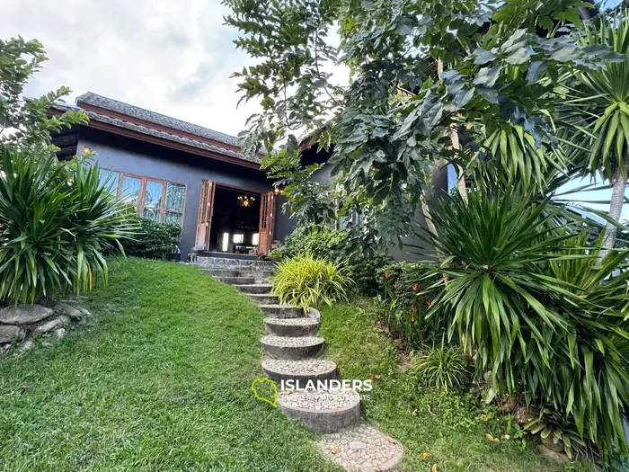 Cozy 4-bdrm family pool villa surrounded by nature (Maenam)