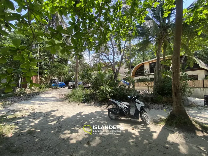 Beachfront Land with Existing Buildings in Srithanu — 2 Rai 62.7 Wah