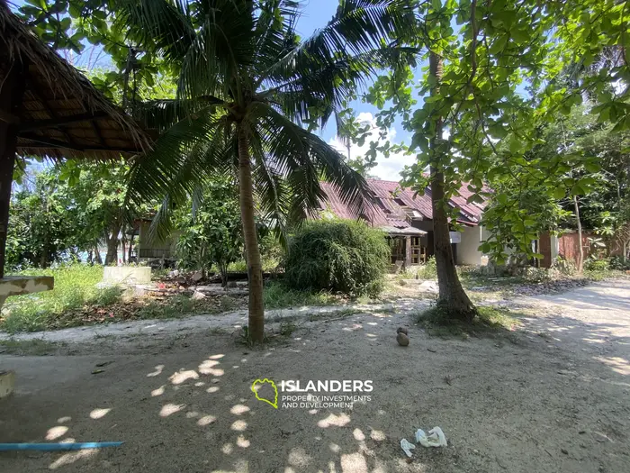 Beachfront Land with Existing Buildings in Srithanu — 2 Rai 62.7 Wah