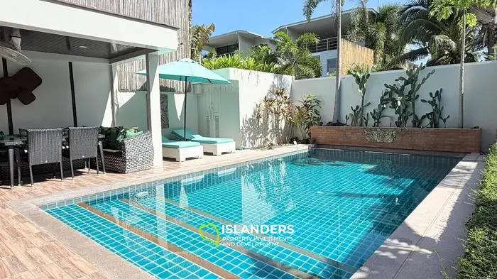 Duplex 3-bdrm pool villa surrounded by tropical nature (Maenam)