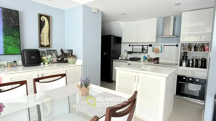 Duplex 3-bdrm pool villa surrounded by tropical nature (Maenam)