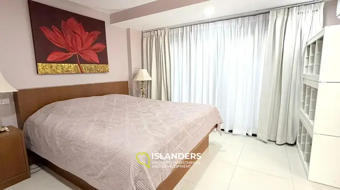 Duplex 3-bdrm pool villa surrounded by tropical nature (Maenam)