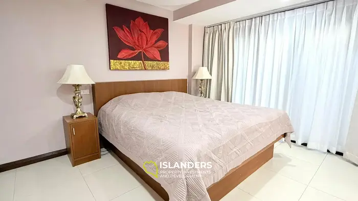 Duplex 3-bdrm pool villa surrounded by tropical nature (Maenam)