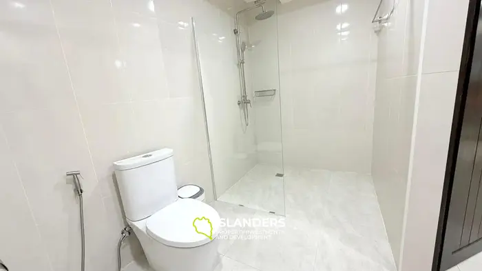 Duplex 3-bdrm pool villa surrounded by tropical nature (Maenam)