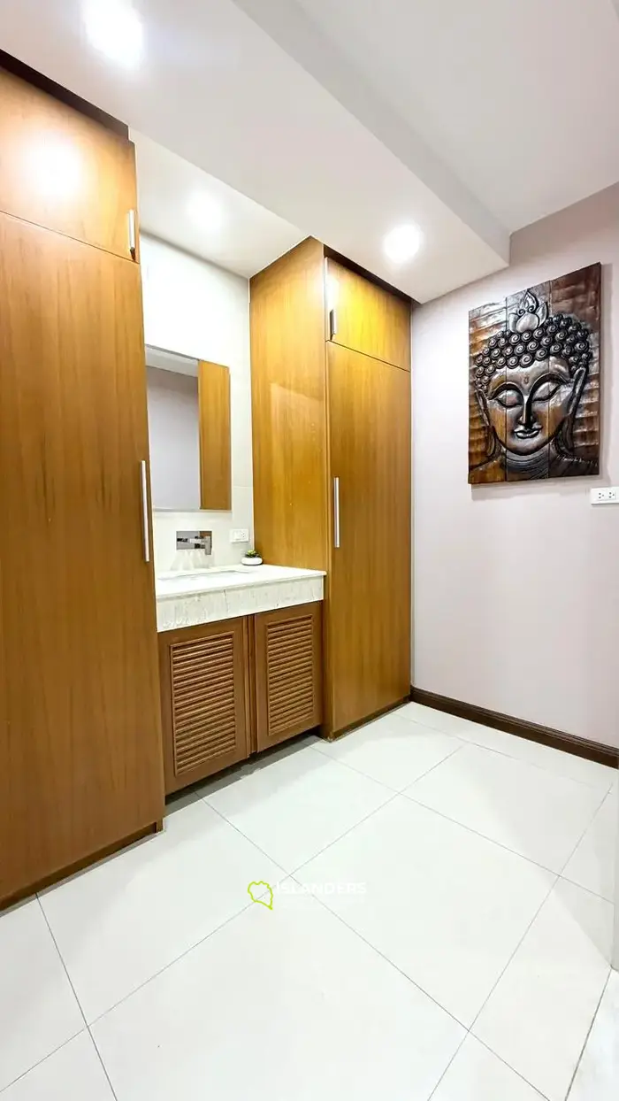 Duplex 3-bdrm pool villa surrounded by tropical nature (Maenam)