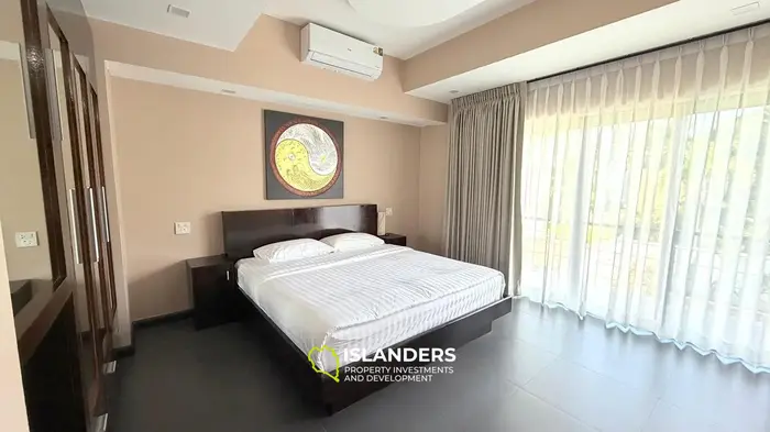 Duplex 3-bdrm pool villa surrounded by tropical nature (Maenam)