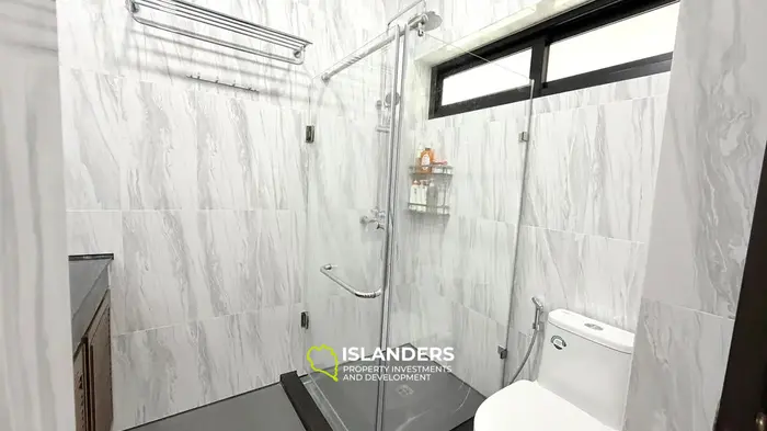 Duplex 3-bdrm pool villa surrounded by tropical nature (Maenam)