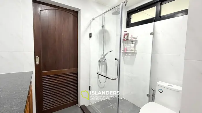 Duplex 3-bdrm pool villa surrounded by tropical nature (Maenam)