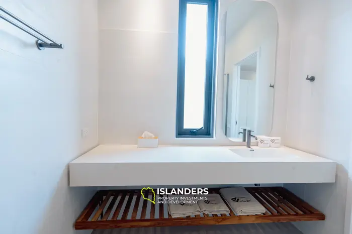 3 bdrm beachfront pool villa (Bophut)