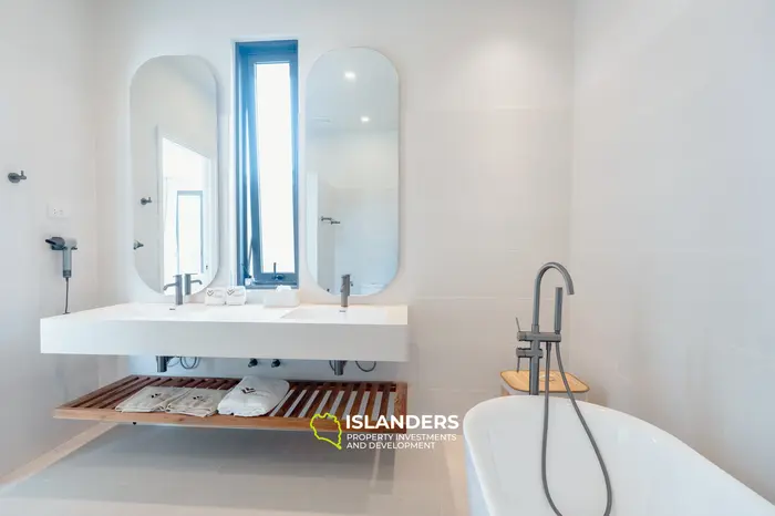 3 bdrm beachfront pool villa (Bophut)