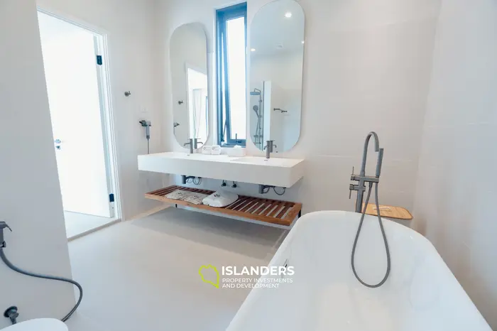 3 bdrm beachfront pool villa (Bophut)