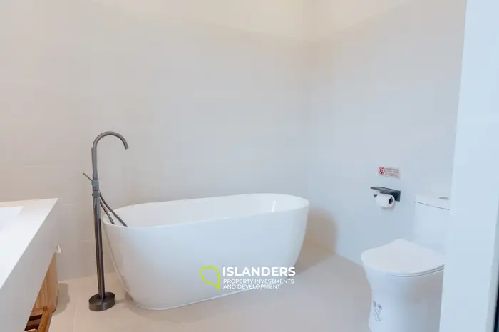 3 bdrm beachfront pool villa (Bophut)