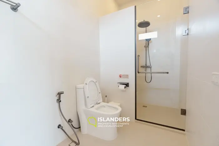 3 bdrm beachfront pool villa (Bophut)