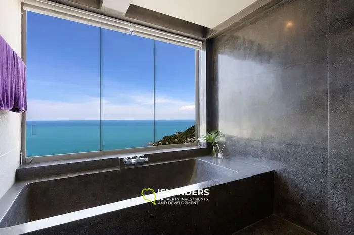 Luxury 4-bdrm pool villa with sea views on a hillside (Chaweng)