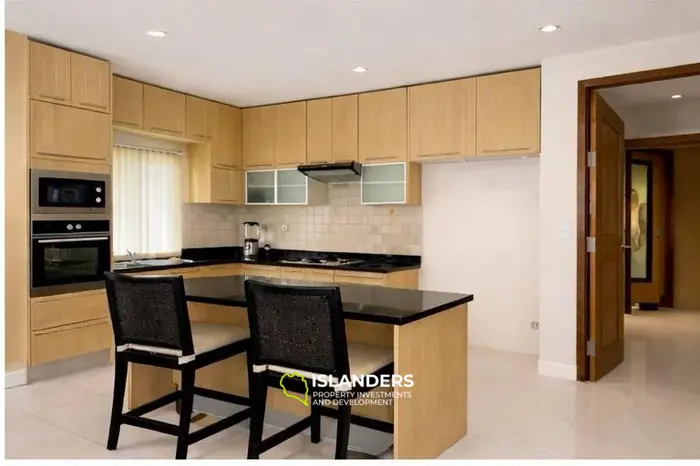 Balinese style 3 bdrm poo villa (Chaweng)