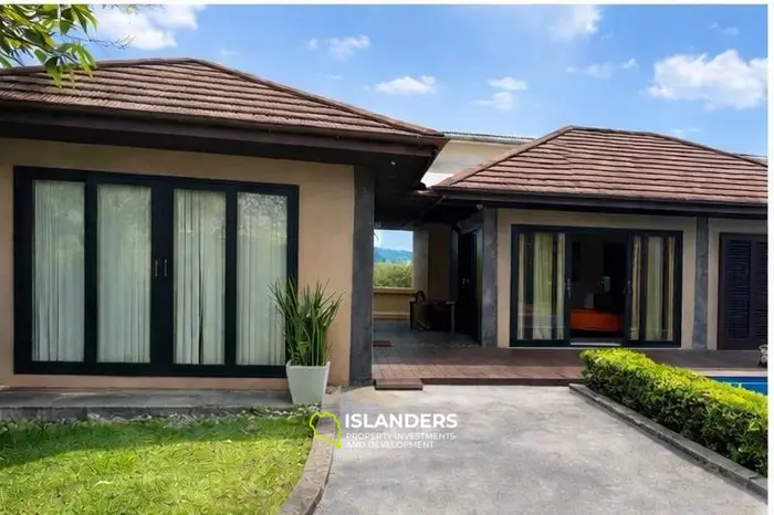 Balinese style 3 bdrm poo villa (Chaweng)