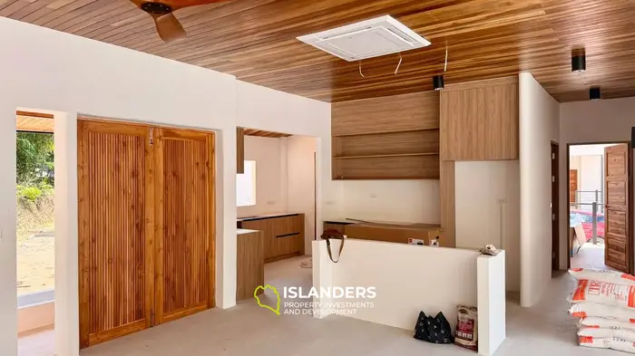 Spacious Modern Villa with Large Land Plot in the Heart of Koh Phangan