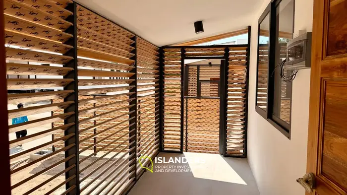 Spacious Modern Villa with Large Land Plot in the Heart of Koh Phangan