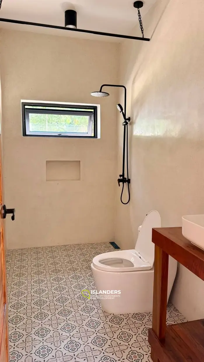 Spacious Modern Villa with Large Land Plot in the Heart of Koh Phangan