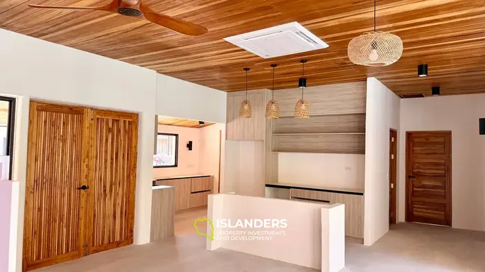 Spacious Modern Villa with Large Land Plot in the Heart of Koh Phangan
