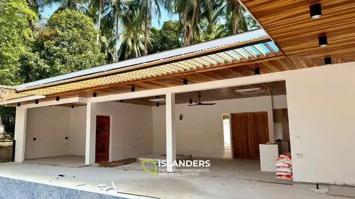 Spacious Modern Villa with Large Land Plot in the Heart of Koh Phangan