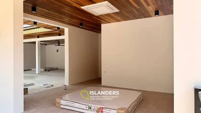 Spacious Modern Villa with Large Land Plot in the Heart of Koh Phangan