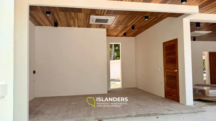 Spacious Modern Villa with Large Land Plot in the Heart of Koh Phangan