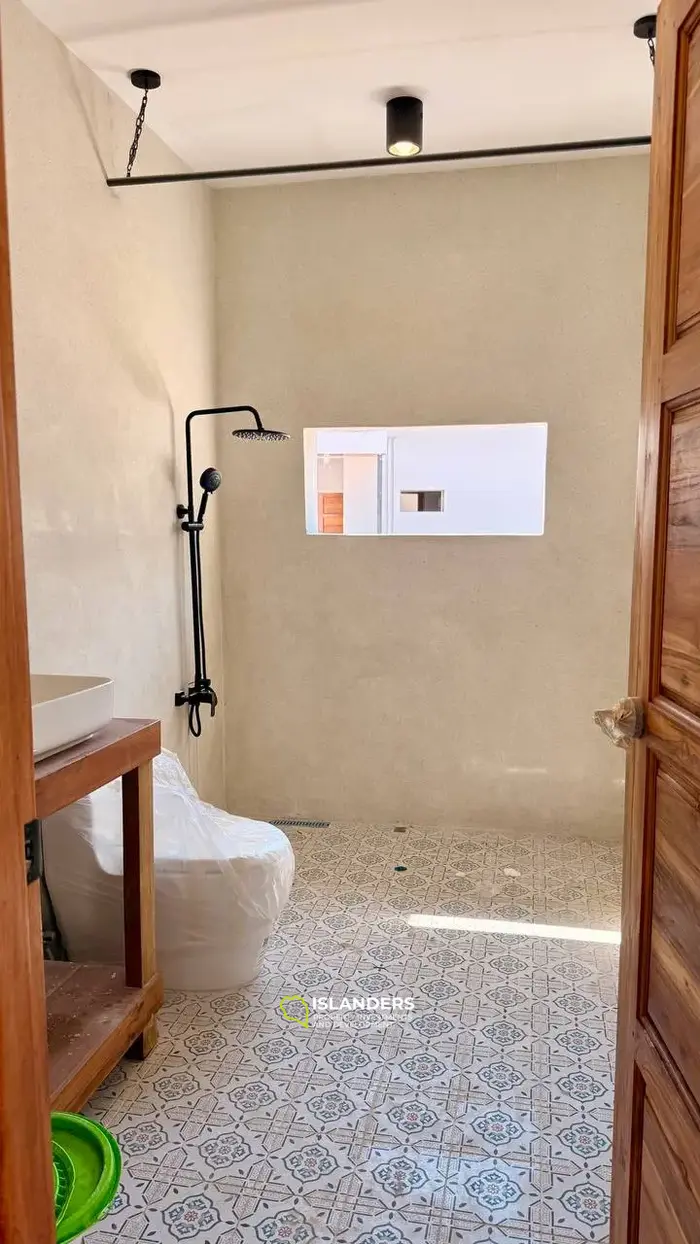 Spacious Modern Villa with Large Land Plot in the Heart of Koh Phangan